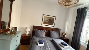 2 Schlafzimmer, Schreibtisch, Bügeleisen/Bügelbrett, kostenloses WLAN