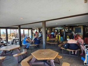 Outdoor dining - Oceanfront Diamond (Myrtle Beach)