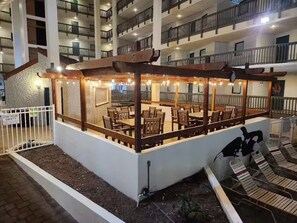 屋外ダイニングエリア