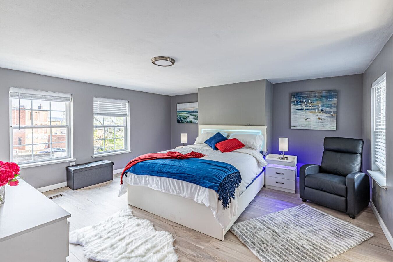 2 bedrooms, desk, iron/ironing board, WiFi