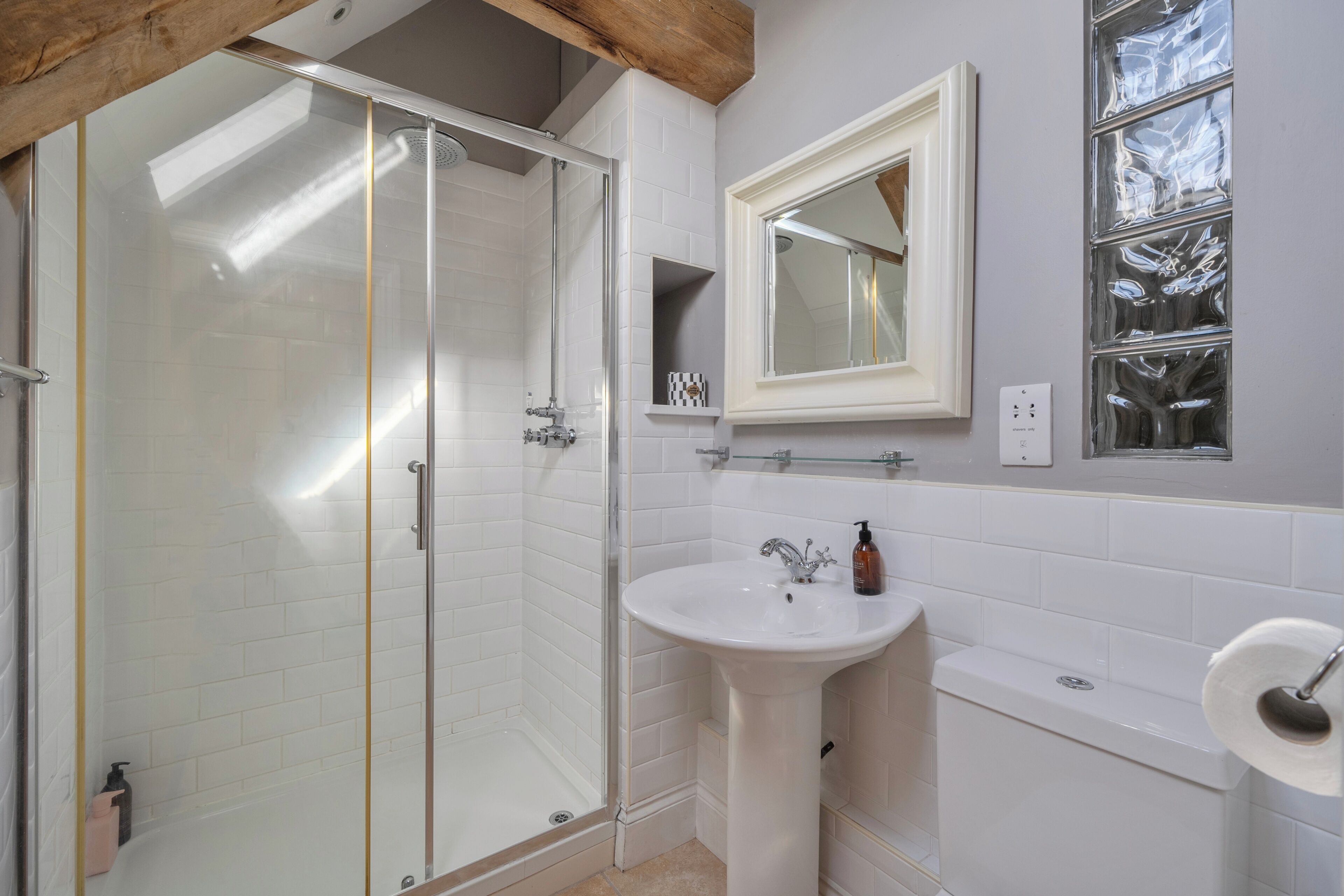 Shower, towels