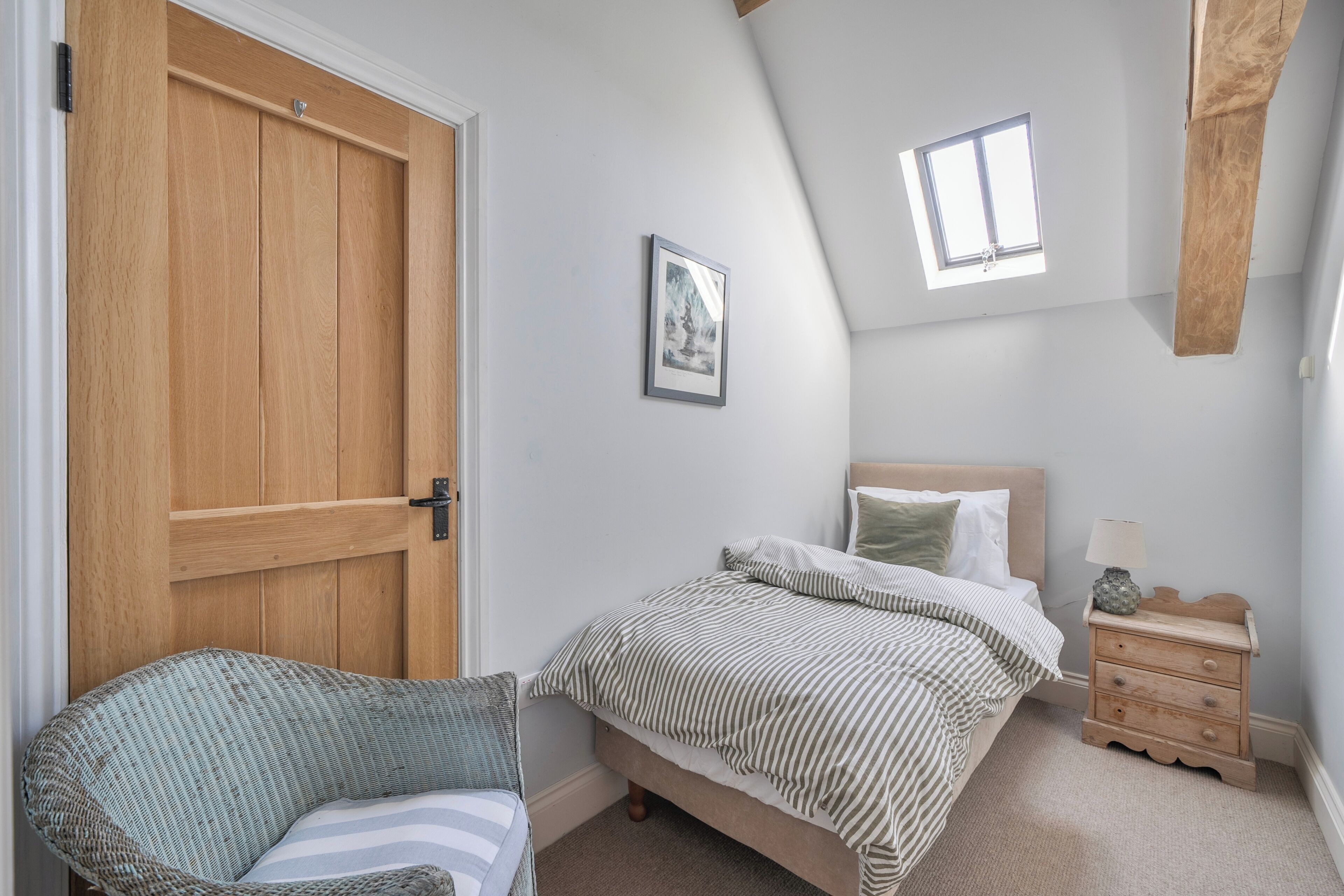6 bedrooms, iron/ironing board, free WiFi, bed sheets