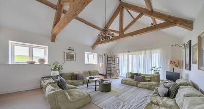 6bed Somerset Country Escape- Walk, Relax, Explore