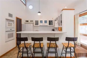 Private kitchen - 1-bedroom studio in TX with AC (Austin)