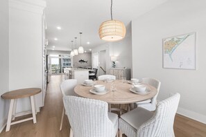 Dining - The Harbour Club | Marina · Harbor Views · 4-Story Beaufort (Beaufort)