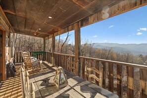 Property grounds - Melton’s View Barnwood Builders Cabin (Gatlinburg)
