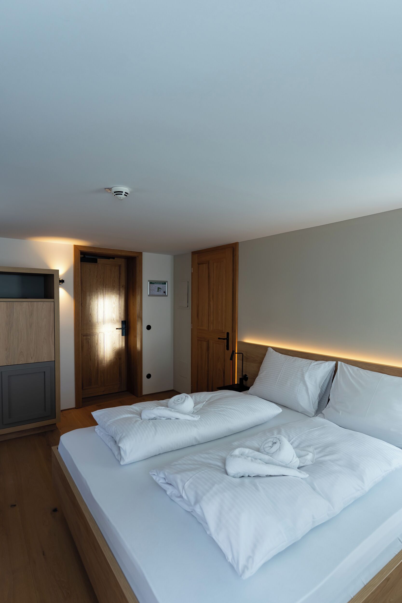 1 bedroom, travel cot, free WiFi, bed sheets