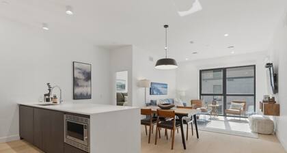 Alpine Crest -2 Bedroom Penthouse|Roof Top Hot Tub