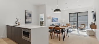 Alpine Crest -2 Bedroom Penthouse|Roof Top Hot Tub