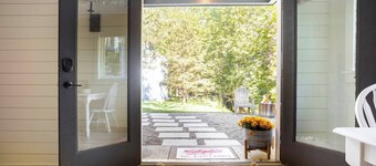 Private 4-Acre Retreat! Hot Tub, Sauna! 7 Min to Zionsville Village