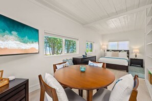 Iron/ironing board, travel cot, WiFi, bed sheets - Beachfront Executive Retreat - The Waimanalo Villa (Waimanalo)