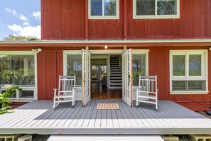 Exterior - Beachfront Executive Retreat - The Waimanalo Villa (Waimanalo)