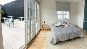 5 bedrooms, iron/ironing board, travel crib, WiFi (free)