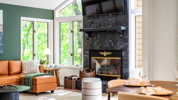 Smart TV, fireplace, video games