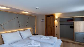 2 Schlafzimmer, Reisekinderbett, kostenloses WLAN, Bettwäsche