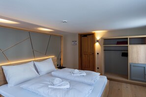 2 quartos, berço de viagem, Wi-Fi de cortesia, roupa de cama