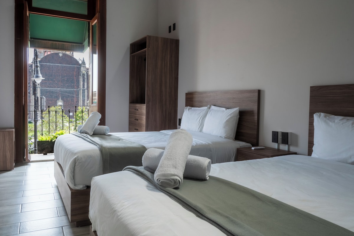 Habitación cuádruple Deluxe, vistas a la ciudad | Wifi gratis