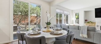 Modern Spacious 3 BD/2.5 BA / King Suite / Office