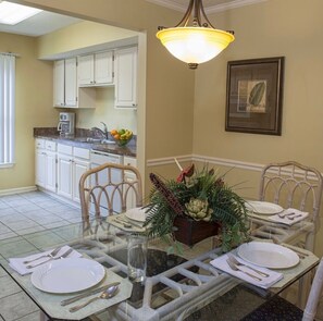 Dining - Cozy 2-bedroom condo in gorgeous Hilton Head Island (Hilton Head Island)