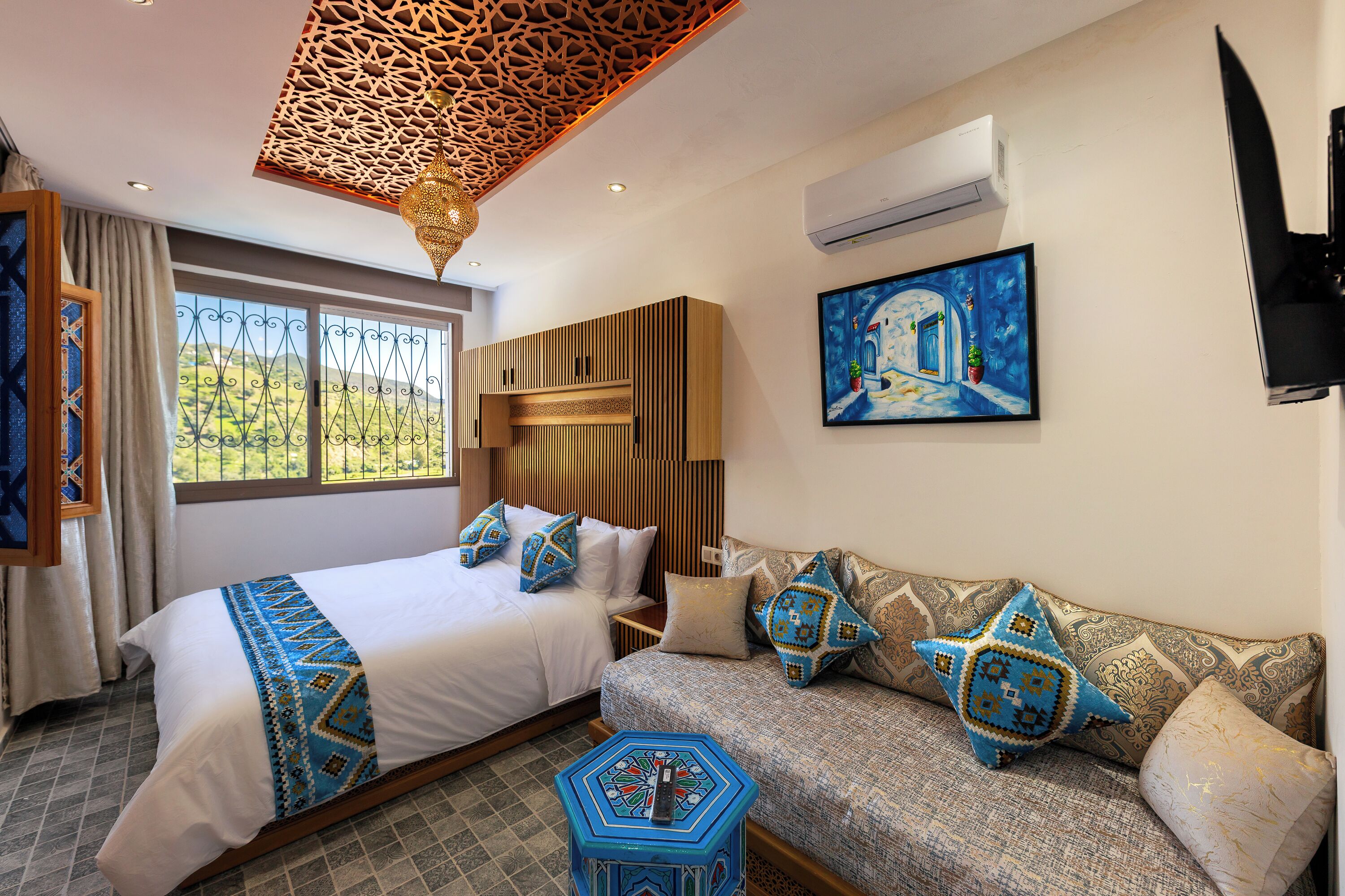 Premium bedding, soundproofing, free WiFi, bed sheets