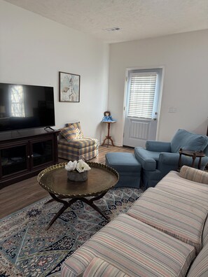 Smart TV, stereo - Private & Cozy Nice Studio with AC in charming Corinth (Corinth)