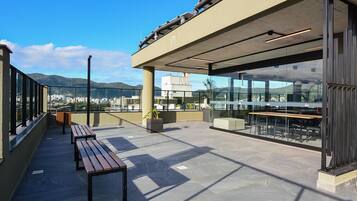 Apartment | Outdoor dining