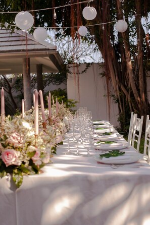 Outdoor banquet area - Tropical Comfort Meets Exceptional Value (Ko Samui)