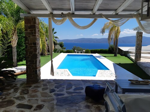 Holiday Home 'Mykonos' with Sea View, Wi-Fi and Air Conditioning