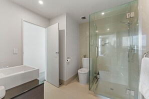 Bathroom - Riverlight Nook - Lake Taupo Holiday Home (Taupo)