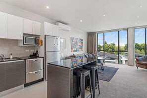 Private kitchen - Riverlight Nook - Lake Taupo Holiday Home (Taupo)