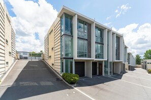 Exterior - Riverlight Nook - Lake Taupo Holiday Home (Taupo)