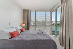 Room - Riverlight Nook - Lake Taupo Holiday Home (Taupo)