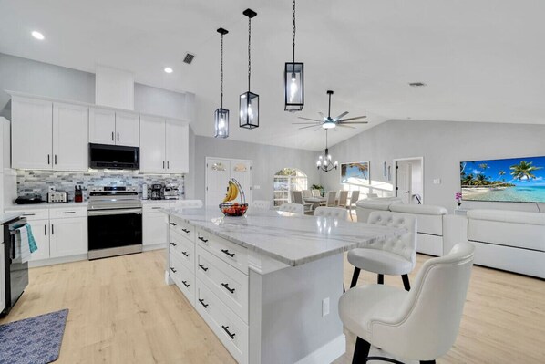 Fridge, microwave, oven, stovetop - 2.6 Mi to Beach! Waterfront Home + Pool & Spa (Venice)