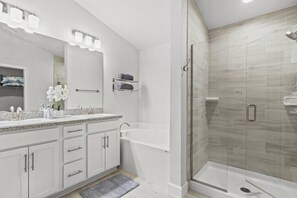 Hair dryer, towels - NEW Luxury Build w/ Massage Chair & Saltwater Pool (Venice)