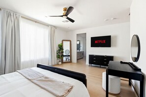4 habitaciones, tabla de planchar con plancha, wifi y ropa de cama 