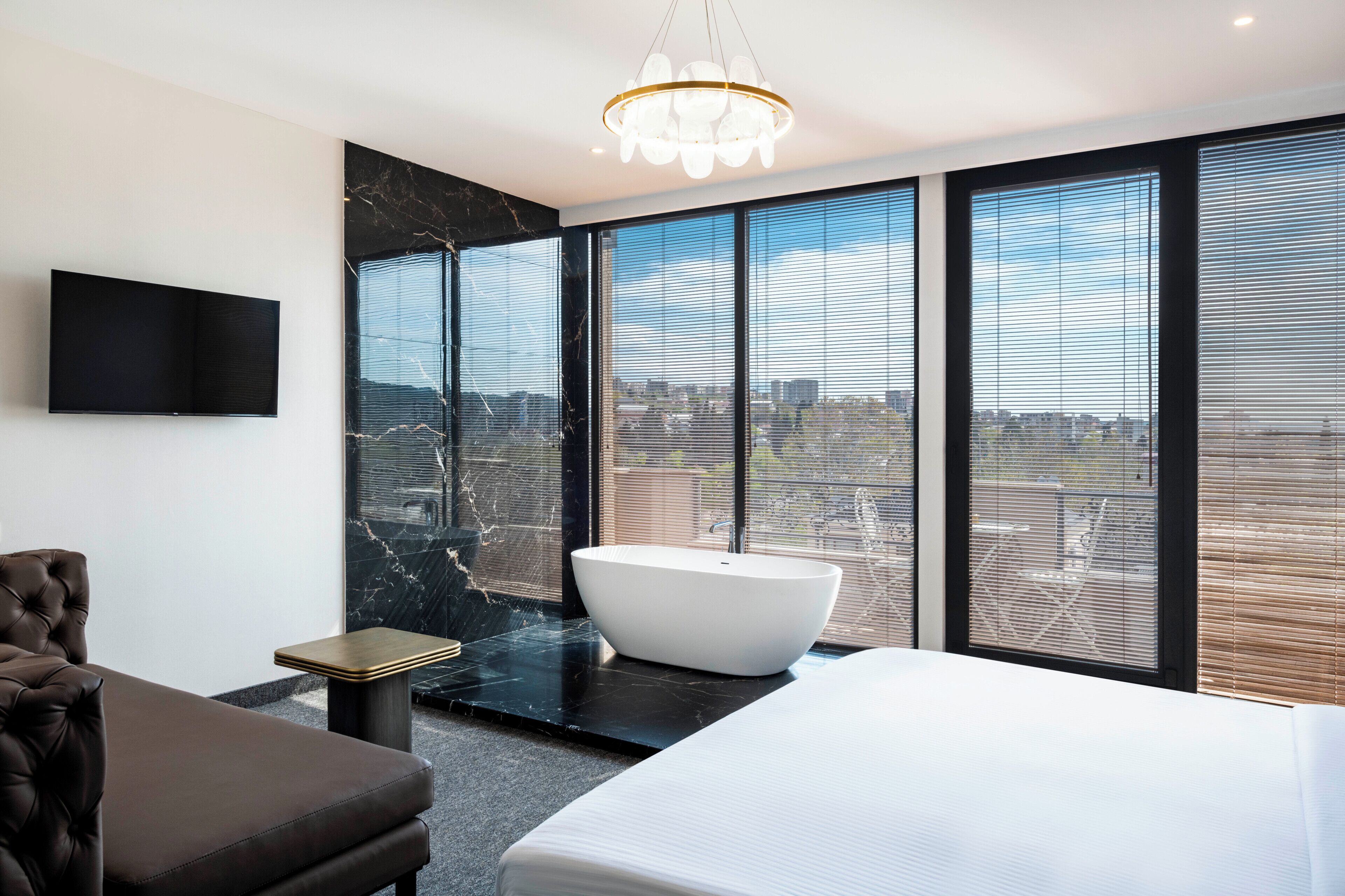 Executive Suite | Minibar, in-room safe, desk, laptop workspace