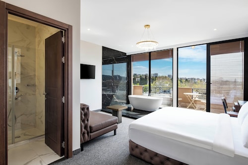 Highgarden Hotel