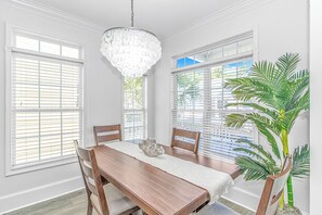 Dining - Gorgeous 5-bdrm site 5713 Ocean Lakes 5/30-6/6, 6/6-6/13 available (Myrtle Beach)