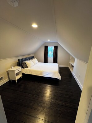 Room - 2 Bedroom home in New Suffolk, Near beaches. (Cutchogue)