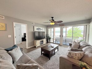 TV - Lakefront Vibes – Waterfront Pool! (Osage Beach)