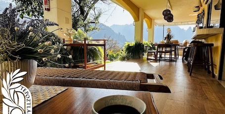 Outdoor dining. Casa Terejatzin