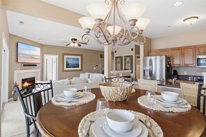 Dining - Lookout Oasis - Regatta Bay 3br, 3ba, Super Spacious - Best Views on the Lake (Village of Four Seasons)