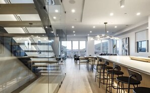 Lobby - Ski/In Ski/Out | King’s Crown Summit Retreat | Free Ski Waxes, Hot Tub with Views and s`mores (Park City)