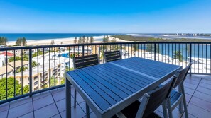 Outdoor dining - Centrepoint Unit 58, 30 Minchinton Street, Calound (Caloundra)