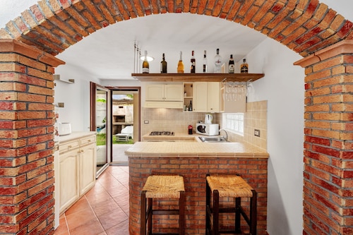 Apartment 'Claire' with Private Garden