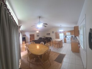 Interior - Ultimate Lake House Retreat Executive House #21 w/whirlpool and views of Norfork lake (Mountain Home)