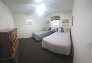 3 bedrooms, WiFi, bed sheets - Ultimate Lake House Retreat Executive House #21 w/whirlpool and views of Norfork lake (Mountain Home)
