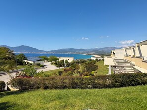 Property grounds - T2 Porticcio sea view beach on foot (Grosseto-Prugna)