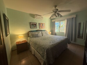 2 bedrooms, iron/ironing board, WiFi, bed sheets - Beautiful Caribbean Beach Bungalow in Palma Real Resort, Honduras (La Ceiba)