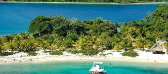 Beautiful Caribbean Beach Bungalow in Palma Real Resort, Honduras